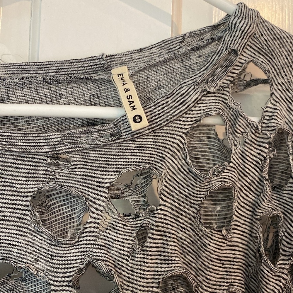 Emma and Sam distressed black and white tshirt. Size S - Picture 2 of 3